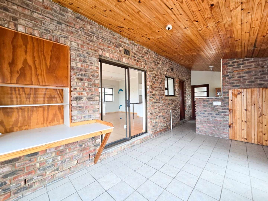 2 Bedroom Property for Sale in Stilbaai Wes Western Cape